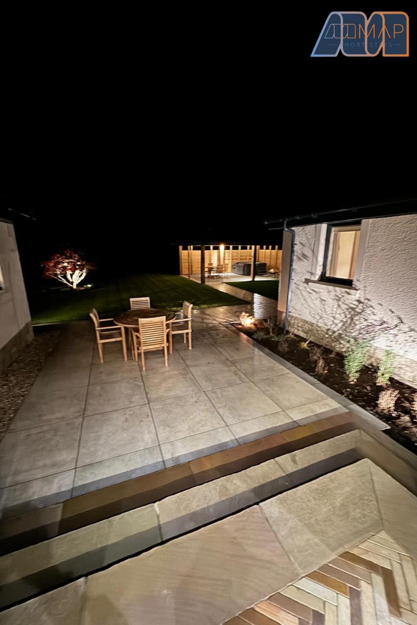 Large Family Home With Hot Tub Or Jacuzzi, Log Burner Bearsden Exterior foto